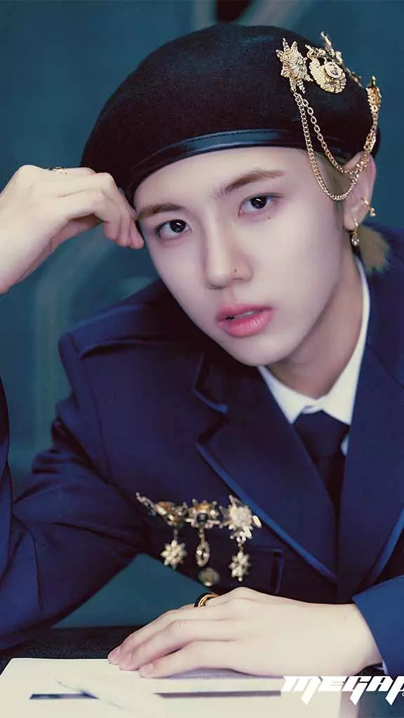 Concept photo CRAVITY Megaphone SEONGMIN