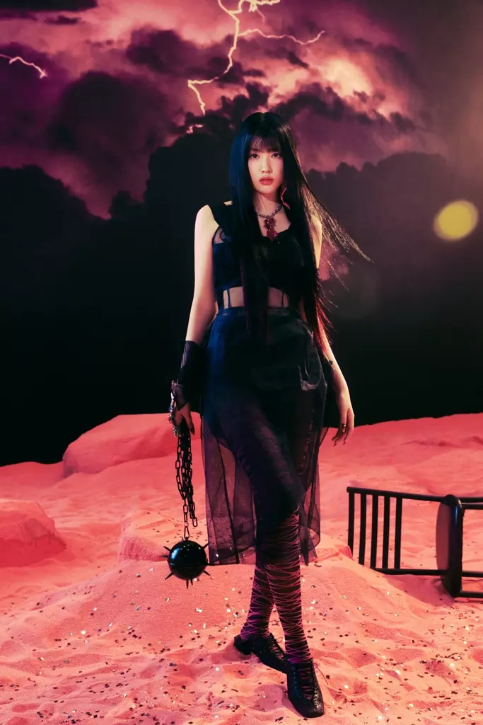 Yoon pour l’album « Metamorphic »