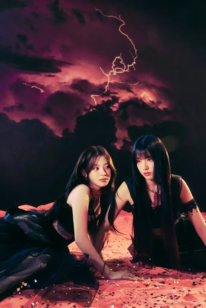 Yoon et Seeun pour l’album « Metamorphic »