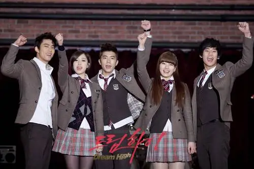 Oc Taec Yeon, Ham Eun Jung, Jang Wooyoung, Bae Suzy et Kim Soo Hyun réalisent leurs rêves dans le kdrama « Dream High »