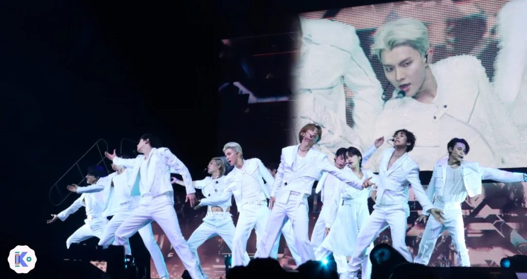 the boyz habillé en blanc qui danse