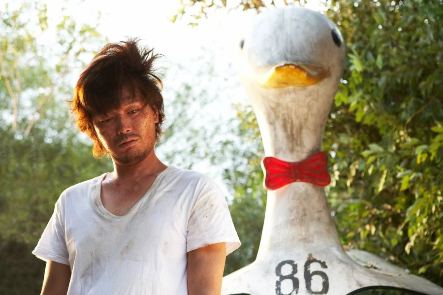 castaway on the moon vilain petit canard