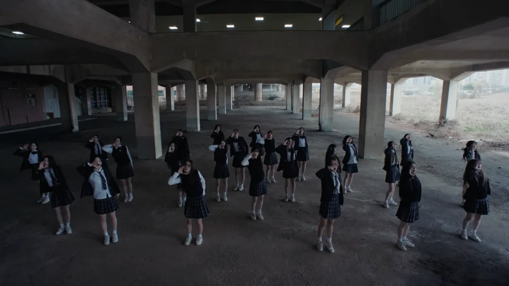 extrait 3 du clip « Are You Alive »