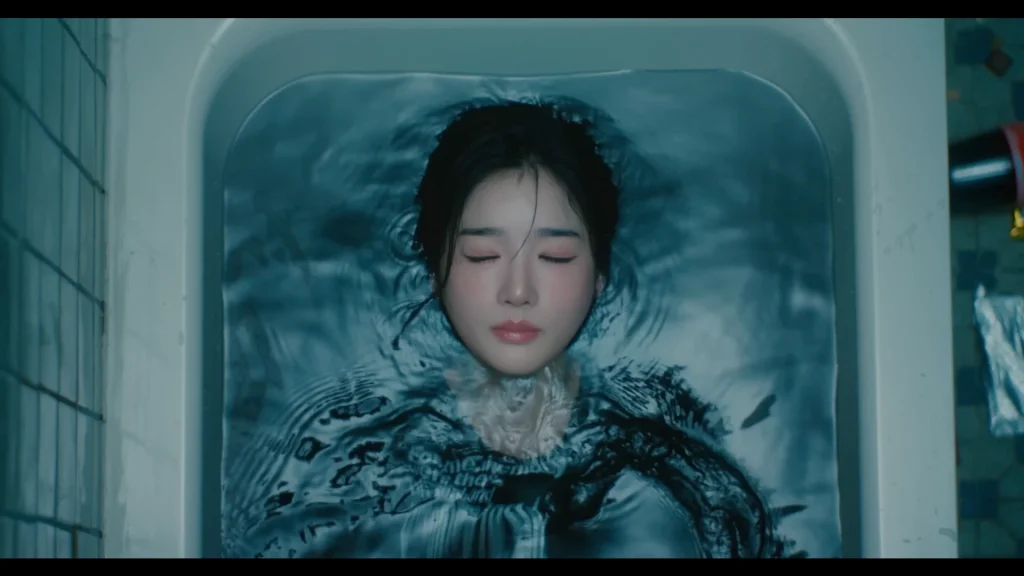 extrait 1 du clip « Girls Never Die »