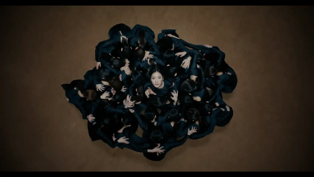 extrait 2 du clip « Girls Never Die »