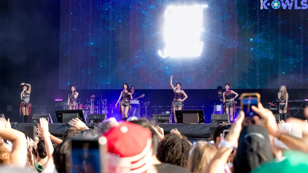 IVE durant "You Wanna Cry" Lollapalooza