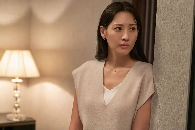 a normal family ji soo